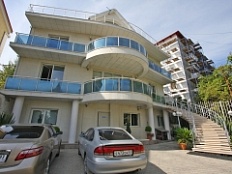 Четырёхэтажный особняк в центре города Сочи